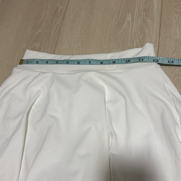 Fabletics Classic Pleated White Flounce Skort - Picture 7 of 10